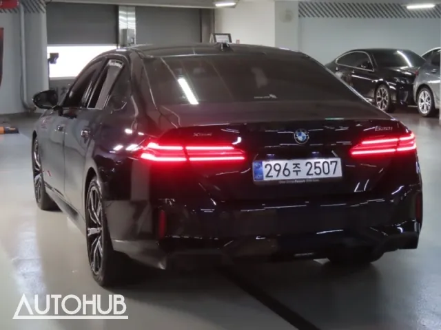 BMW 5 Series 2025 photo 4