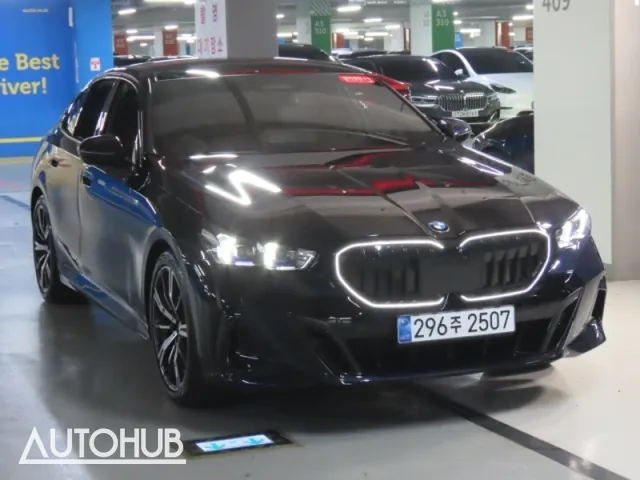 BMW 5 Series 2025 photo 2