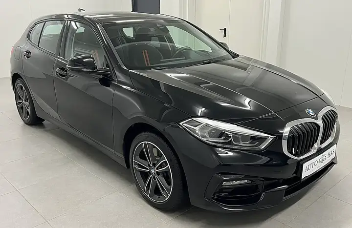 BMW 1 Series 2021 photo 2