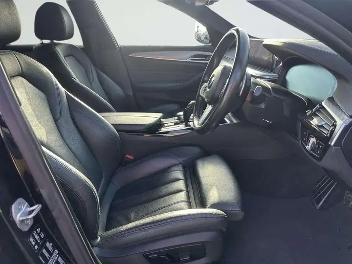 BMW 5 Series 2018 photo 5