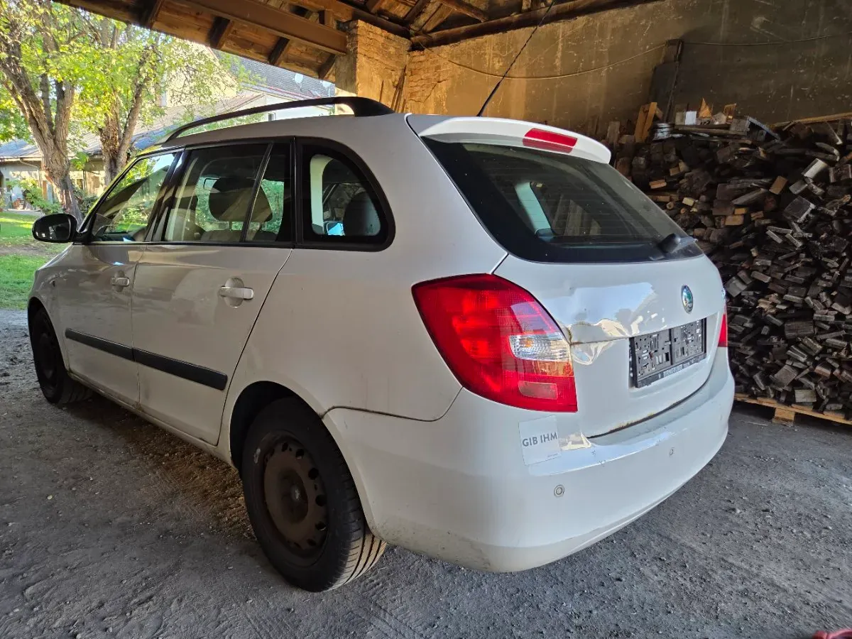 Skoda Fabia 2008 photo 3