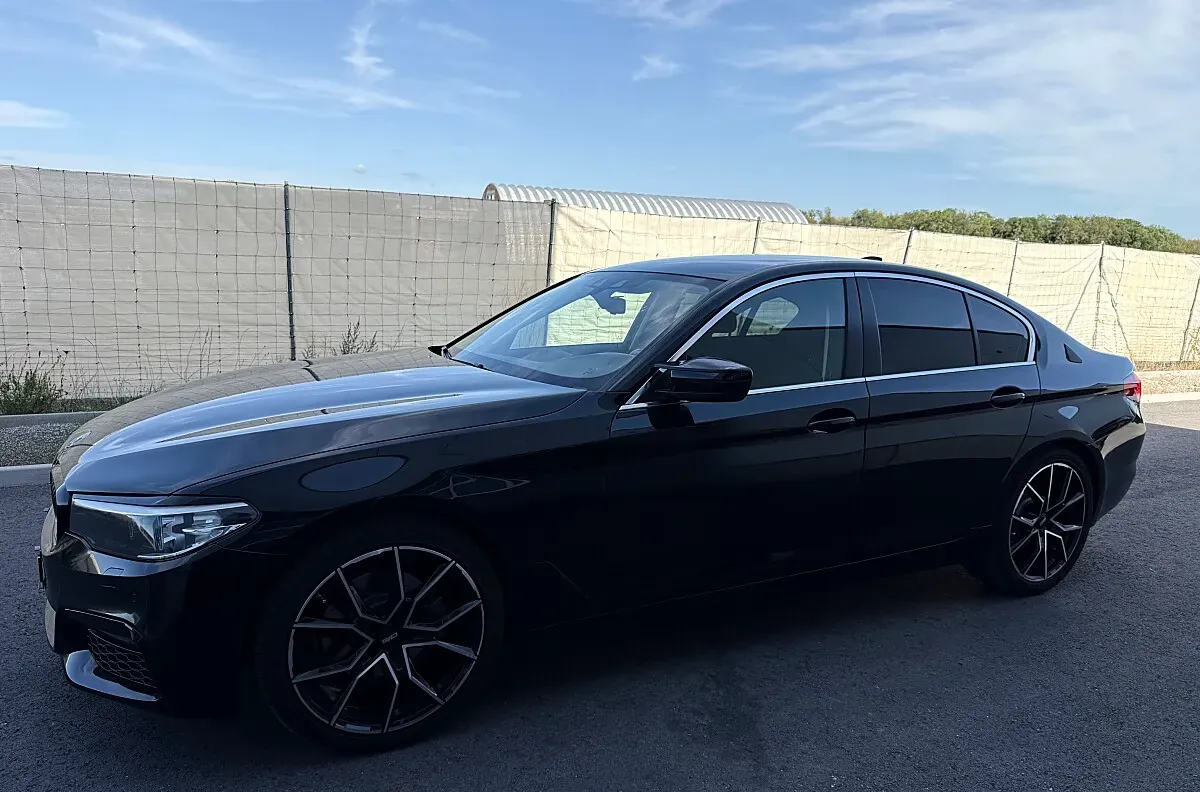 BMW 5 Series 2019 photo 2
