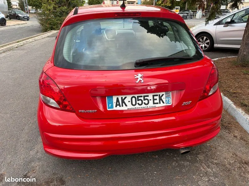 Peugeot 207 2010 photo 3
