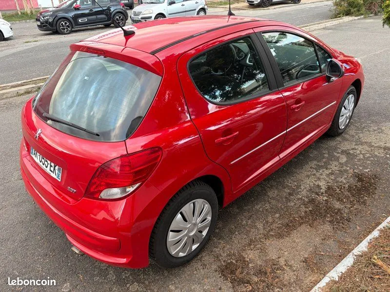 Peugeot 207 2010 photo 5