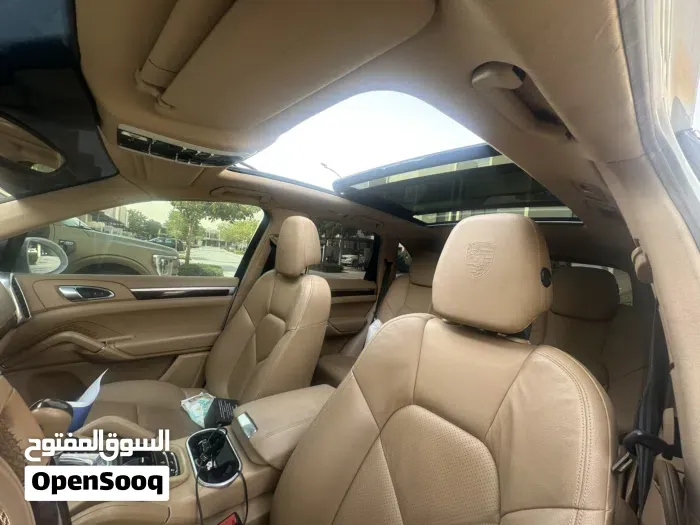 Porsche Cayenne 2013 photo 2