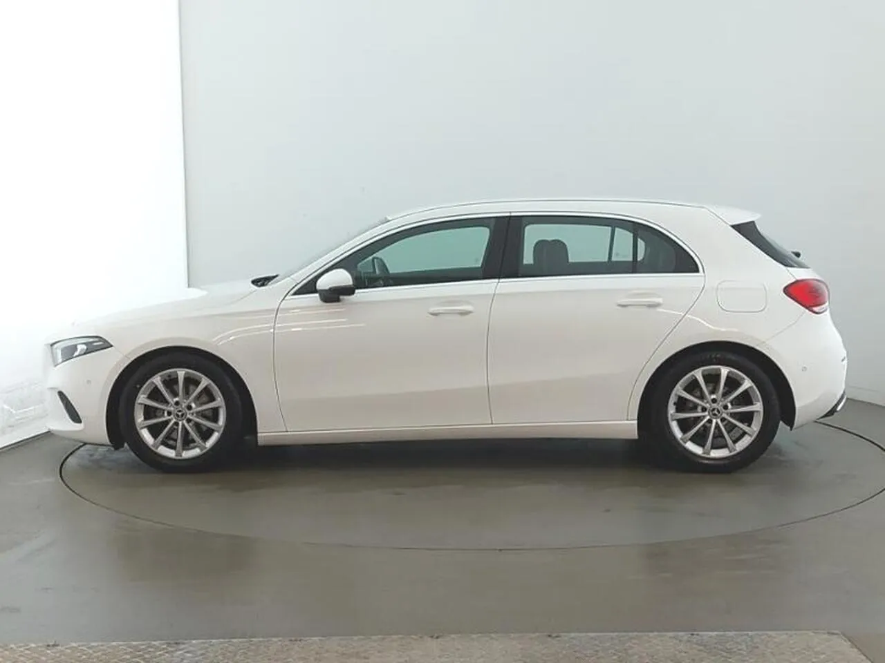 Mercedes-Benz A-Class 2019 photo 4