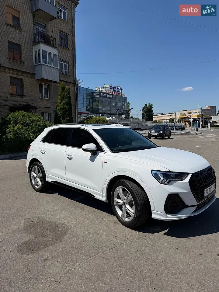 Audi Q3 2021 photo 3