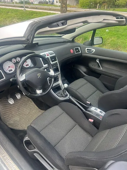 Peugeot 307 Cc 2006 photo 2