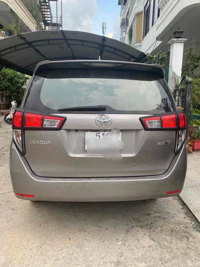 Toyota Innova 2022 photo 2