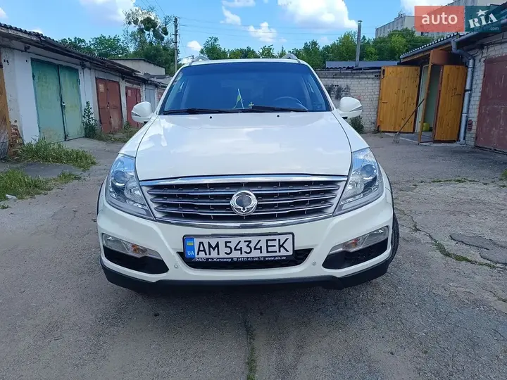 KG Mobility Rexton 2014 photo 5