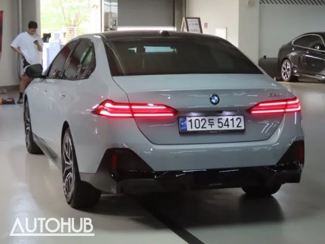 BMW 5 Series 2024 photo 4