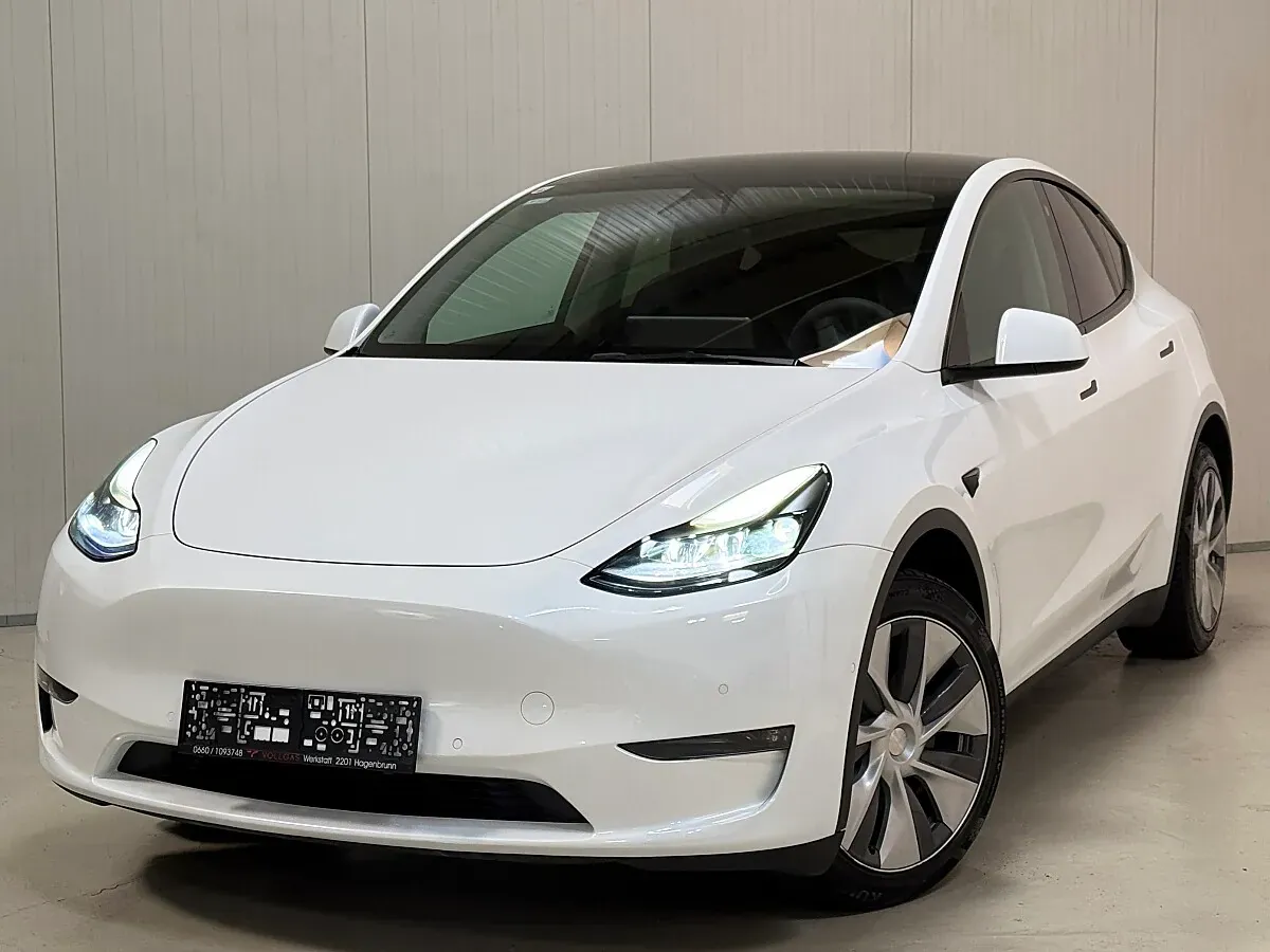 Tesla Model Y 2022 photo 2