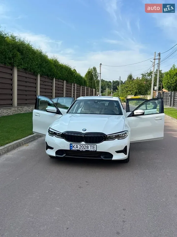 BMW 3 Series 2019 photo 4
