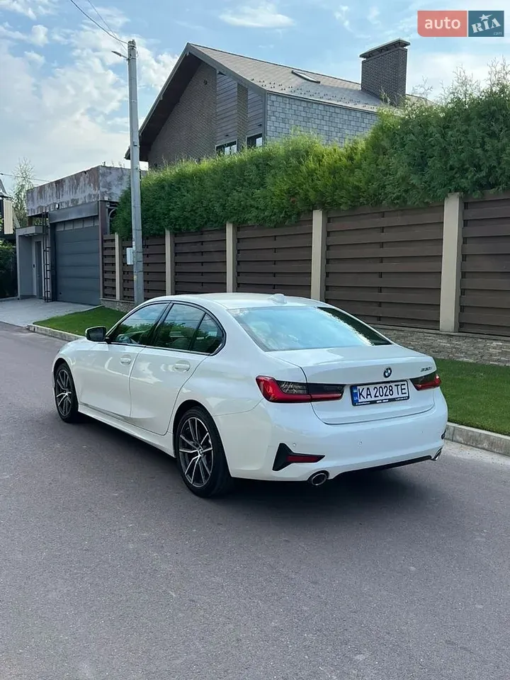 BMW 3 Series 2019 photo 3