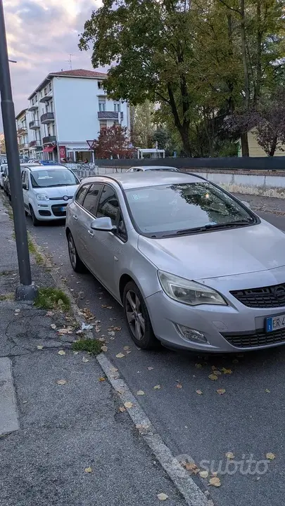 Opel Astra 2013 photo 5