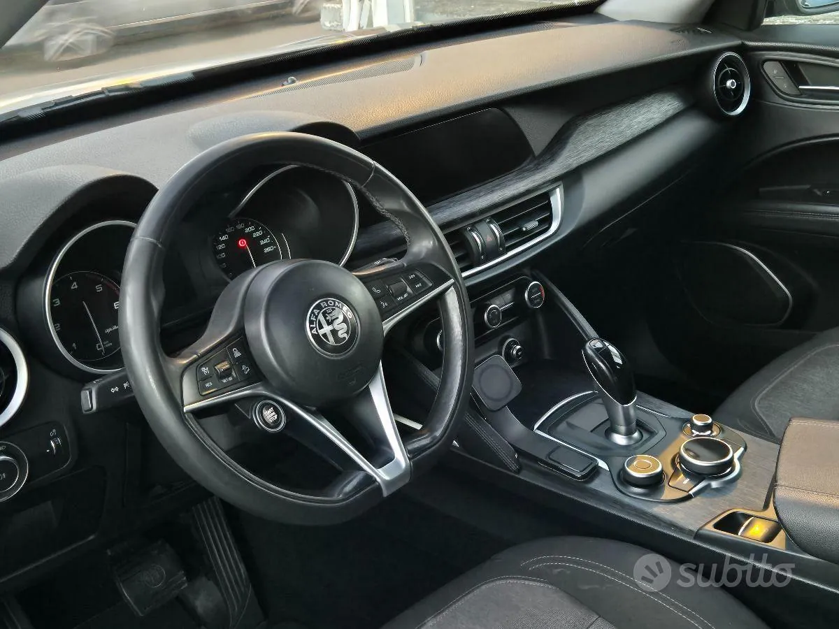 Alfa Romeo Stelvio 2019 photo 2
