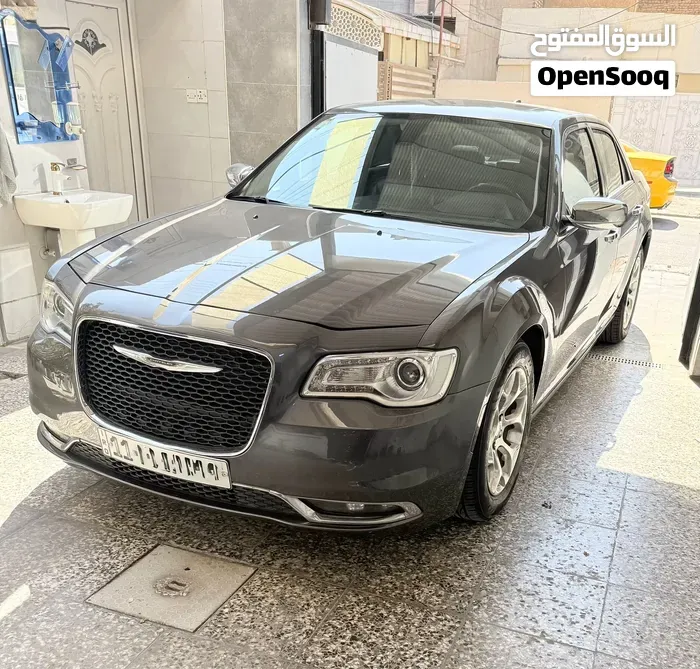 Chrysler 300 2019 photo 2