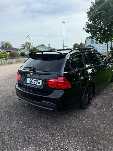 BMW 320D 2010 photo 2