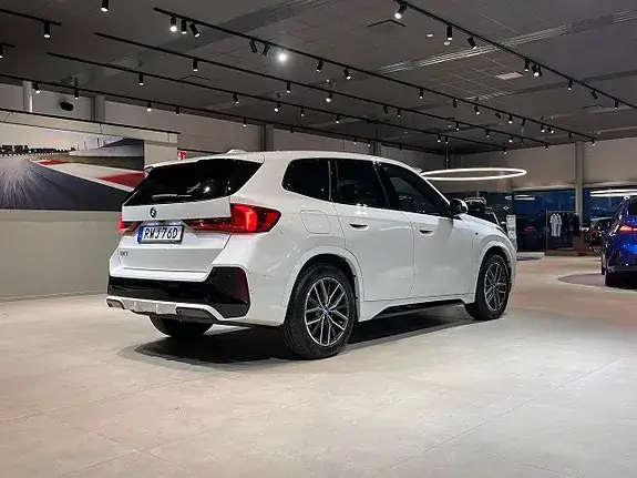 BMW Ix1 2024 photo 4
