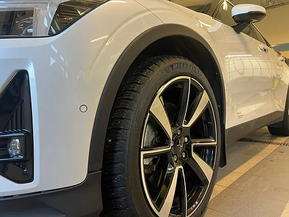 Polestar 2 2022 photo 2