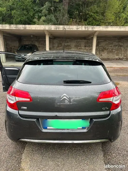 Citroen C4 2010 photo 2