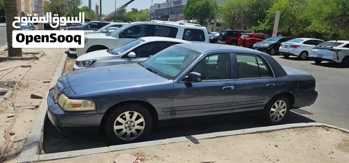 Ford Crown Victoria 2007 photo 2