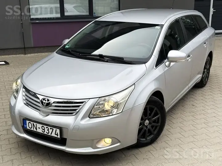 Toyota Avensis 2010 photo 5