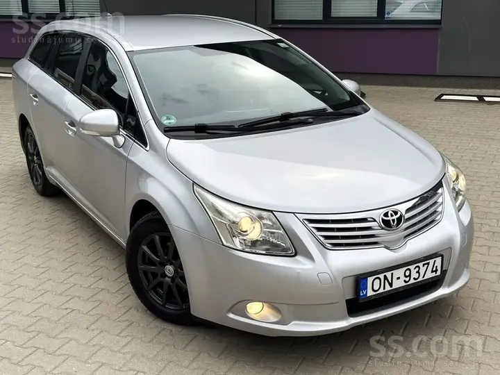 Toyota Avensis 2010 photo 4