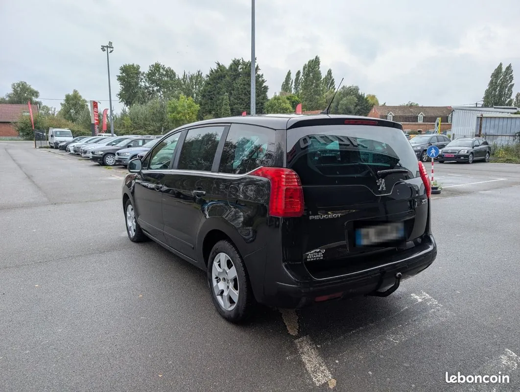 Peugeot 5008 2013 photo 2