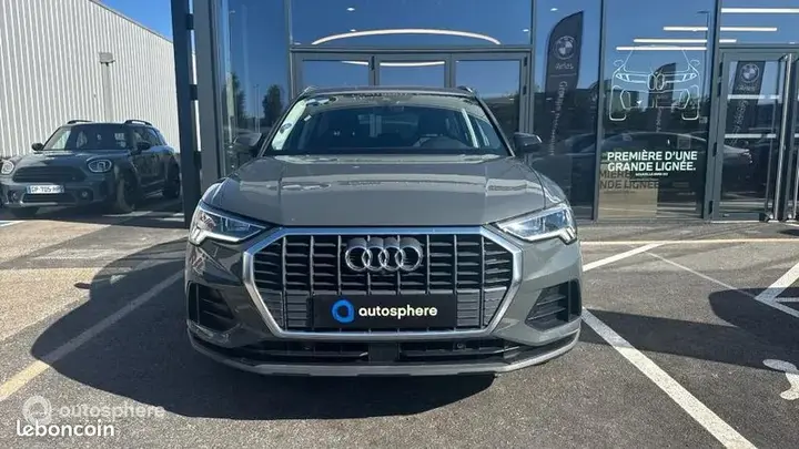 Audi Q3 2021 photo 2
