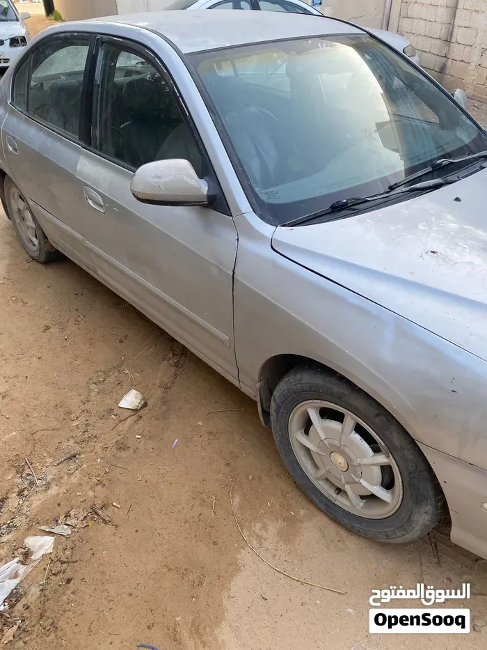 Hyundai Avante 2003 photo 2