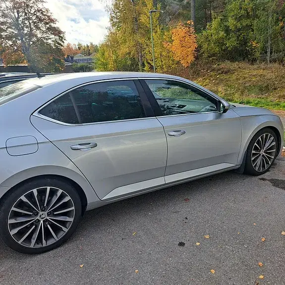 Skoda Superb 2016 photo 5
