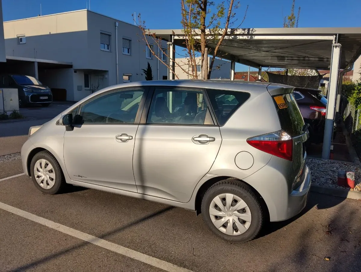 Toyota Verso 2011 photo 3