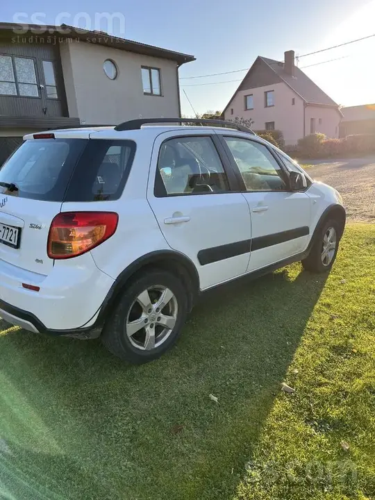 Suzuki Sx4 2012 photo 4