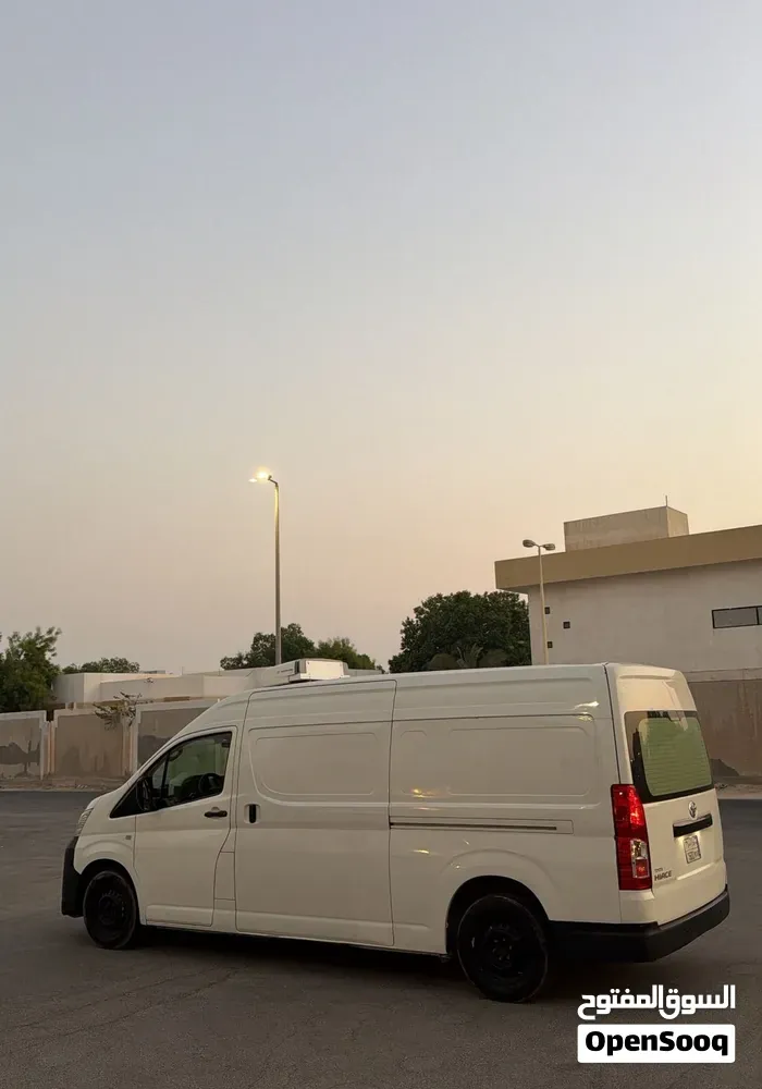 Toyota Hiace 2021 photo 3