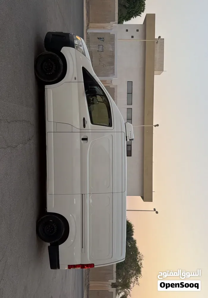 Toyota Hiace 2021 photo 2