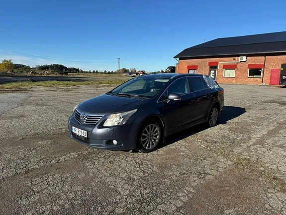 Toyota Avensis 2010 photo 2