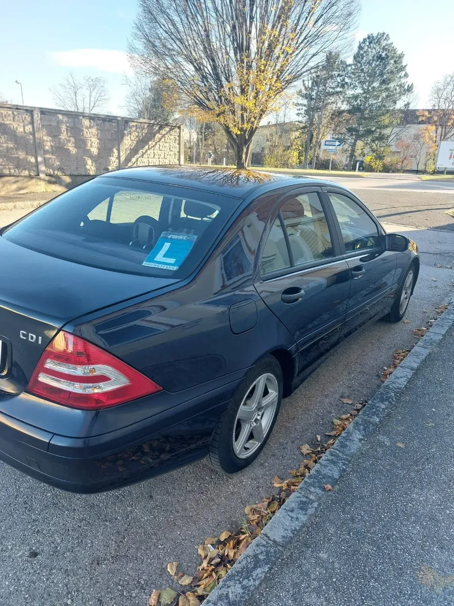 Mercedes-Benz C-Class 2005 photo 3