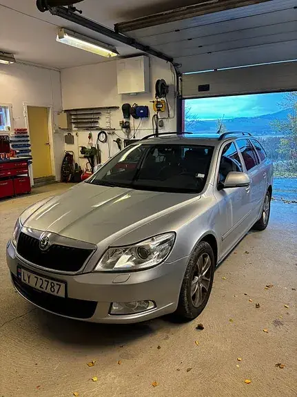 Skoda Octavia 2012 photo 3