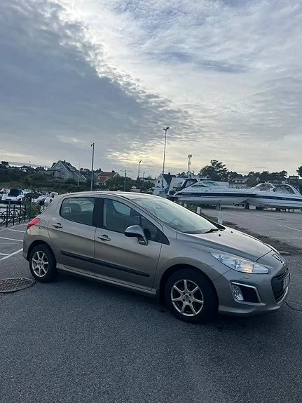 Peugeot 308 2011 photo 3