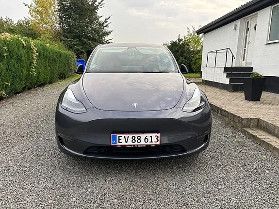 Tesla Model Y 2023 photo 3