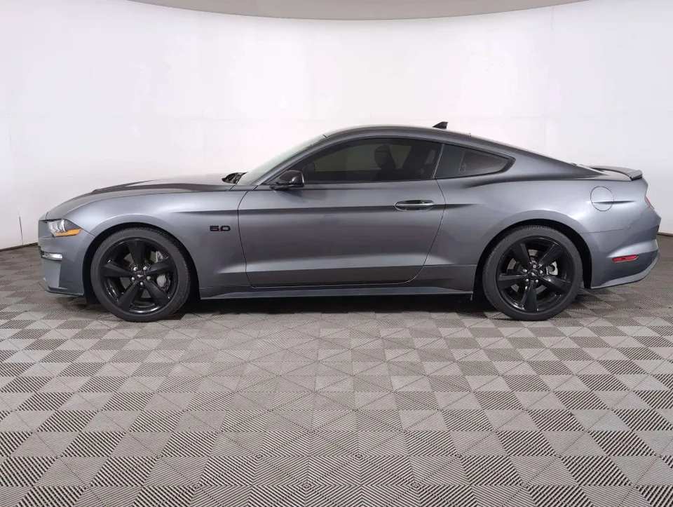Ford Mustang 2021 photo 2