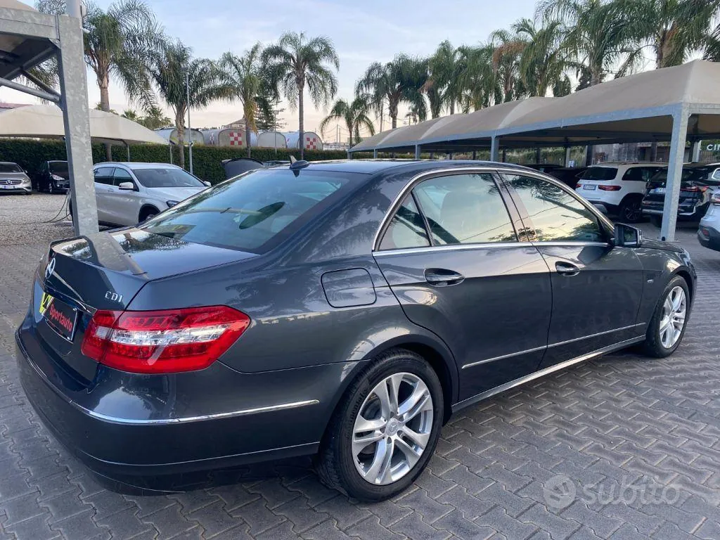 Mercedes-Benz E-Class 2009 photo 4