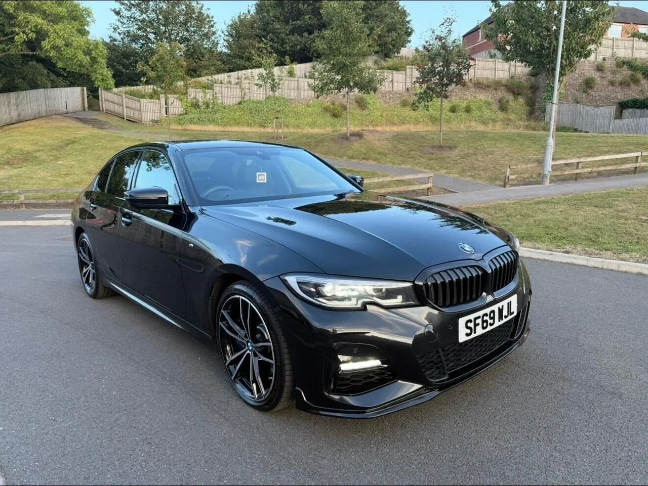 BMW 3 Series 2019 photo 2