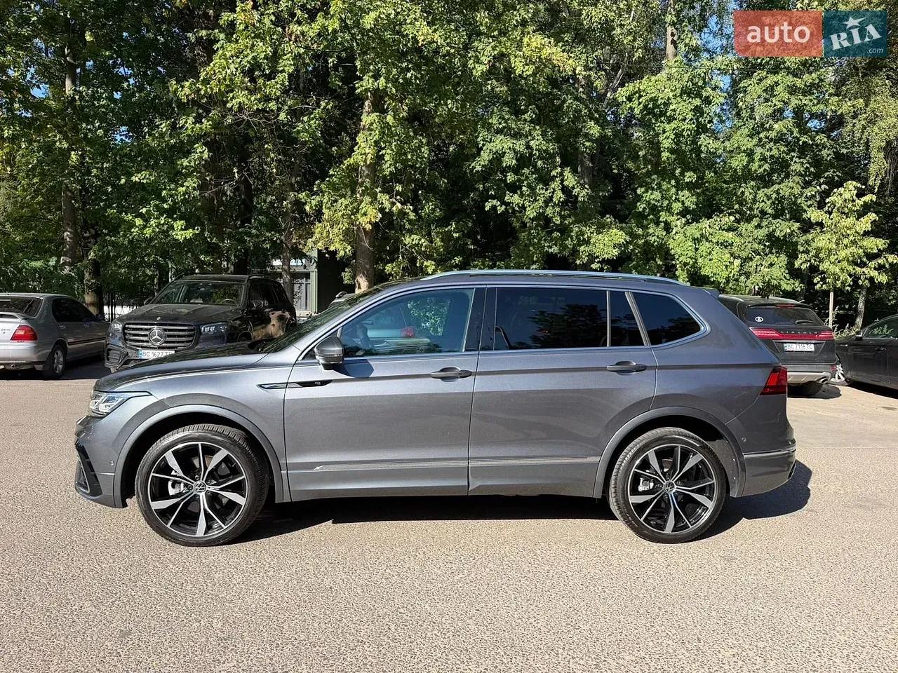 Volkswagen Tiguan 2024 photo 2