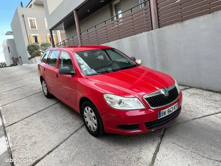 Skoda Octavia 2011 photo 2