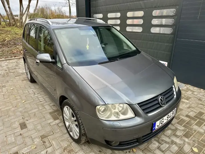 Volkswagen Touran 2006 photo 3