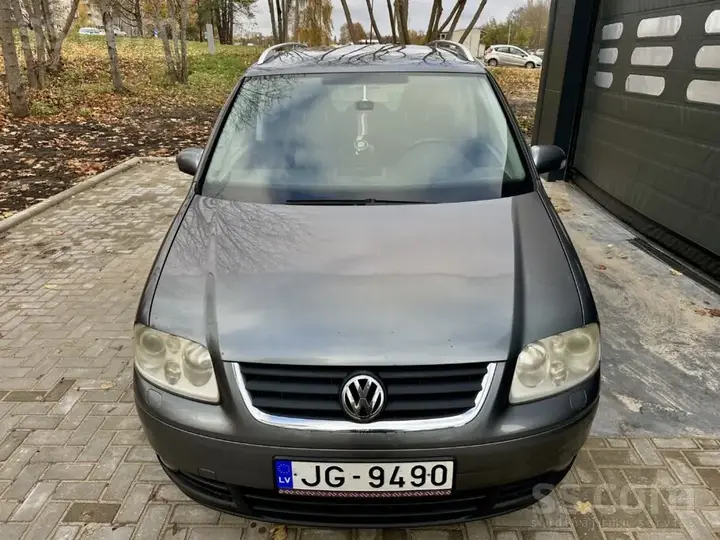 Volkswagen Touran 2006 photo 2