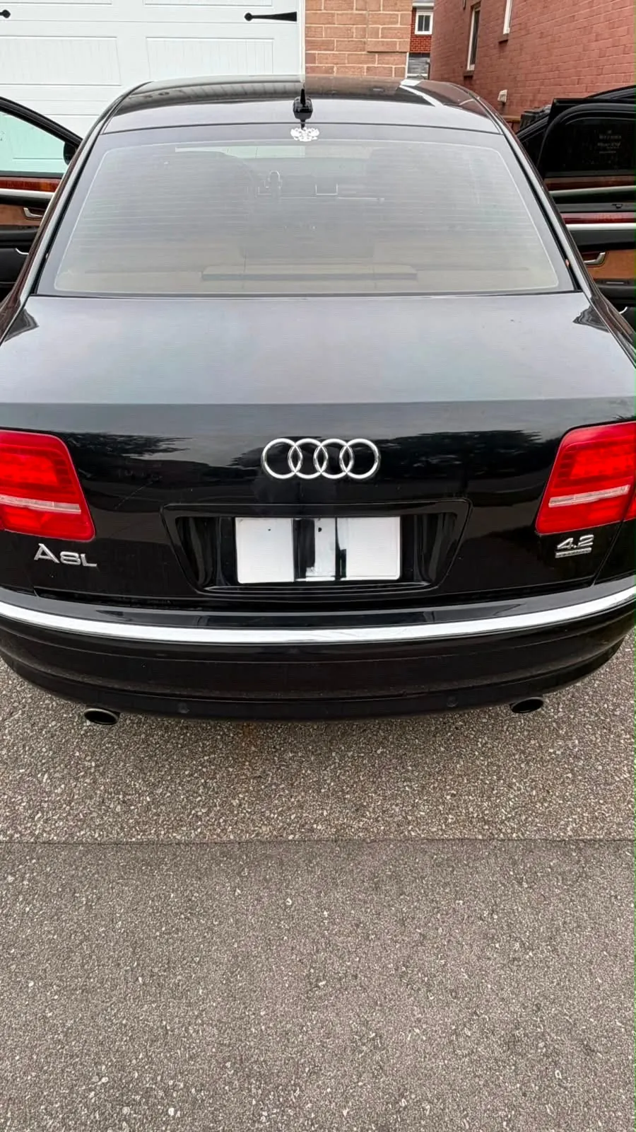 Audi A8 2009 photo 2