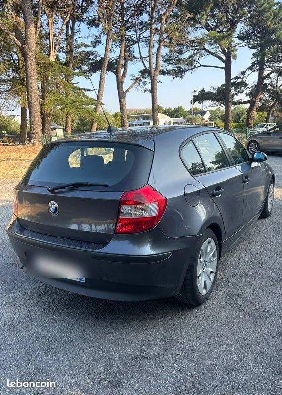 BMW 118D 2004 photo 2